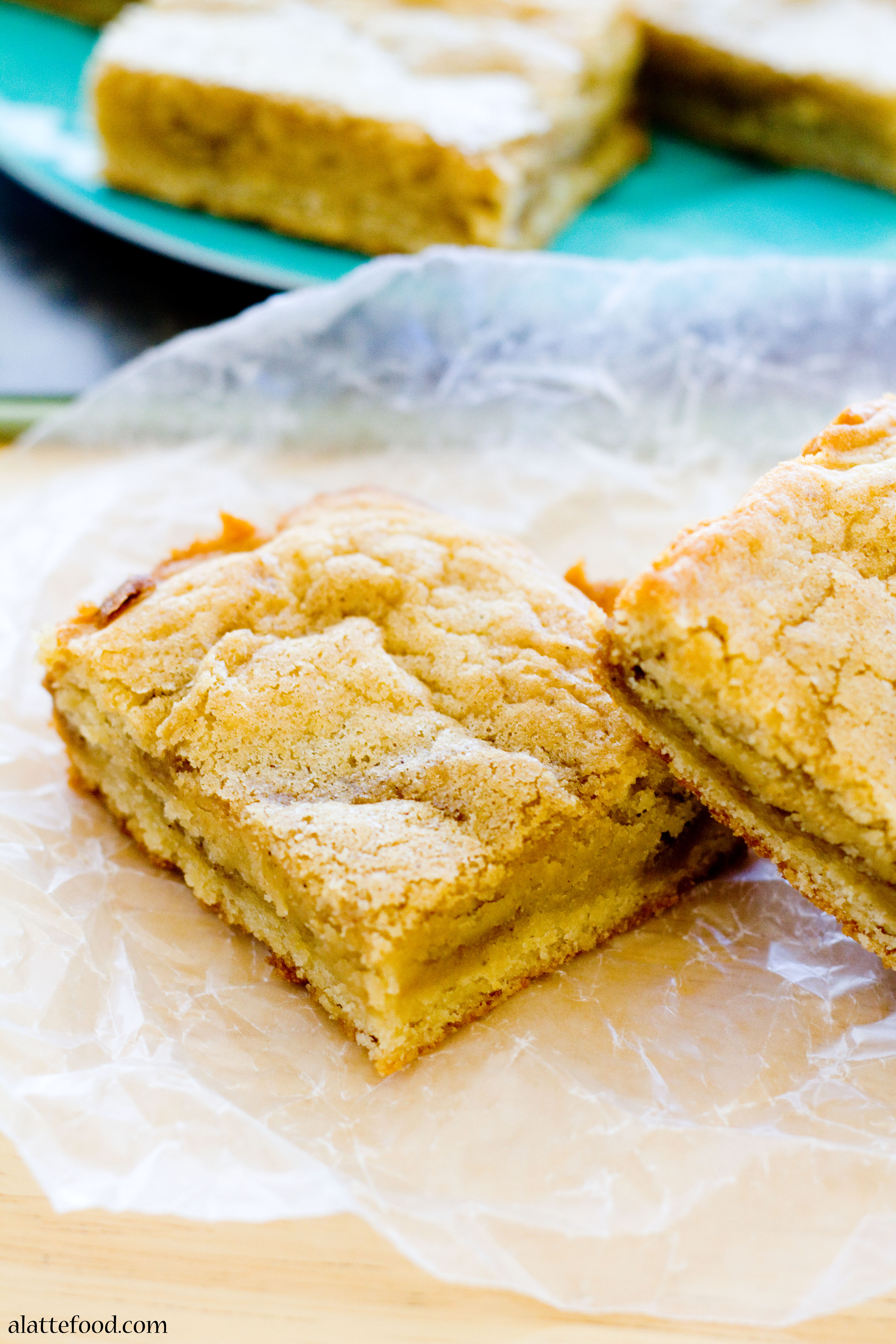 Cinnamon Roll Blondies