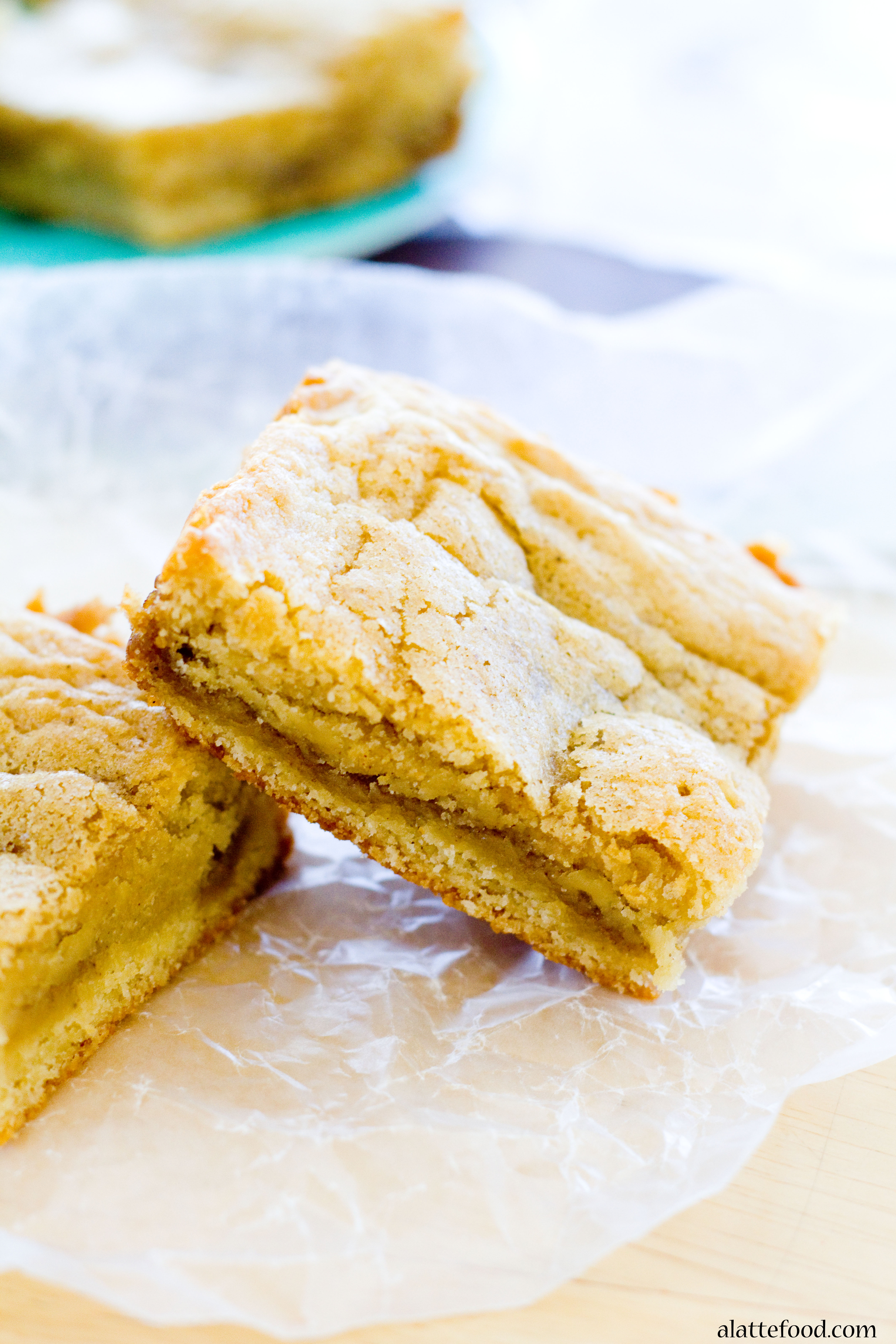 Cinnamon Roll Blondies