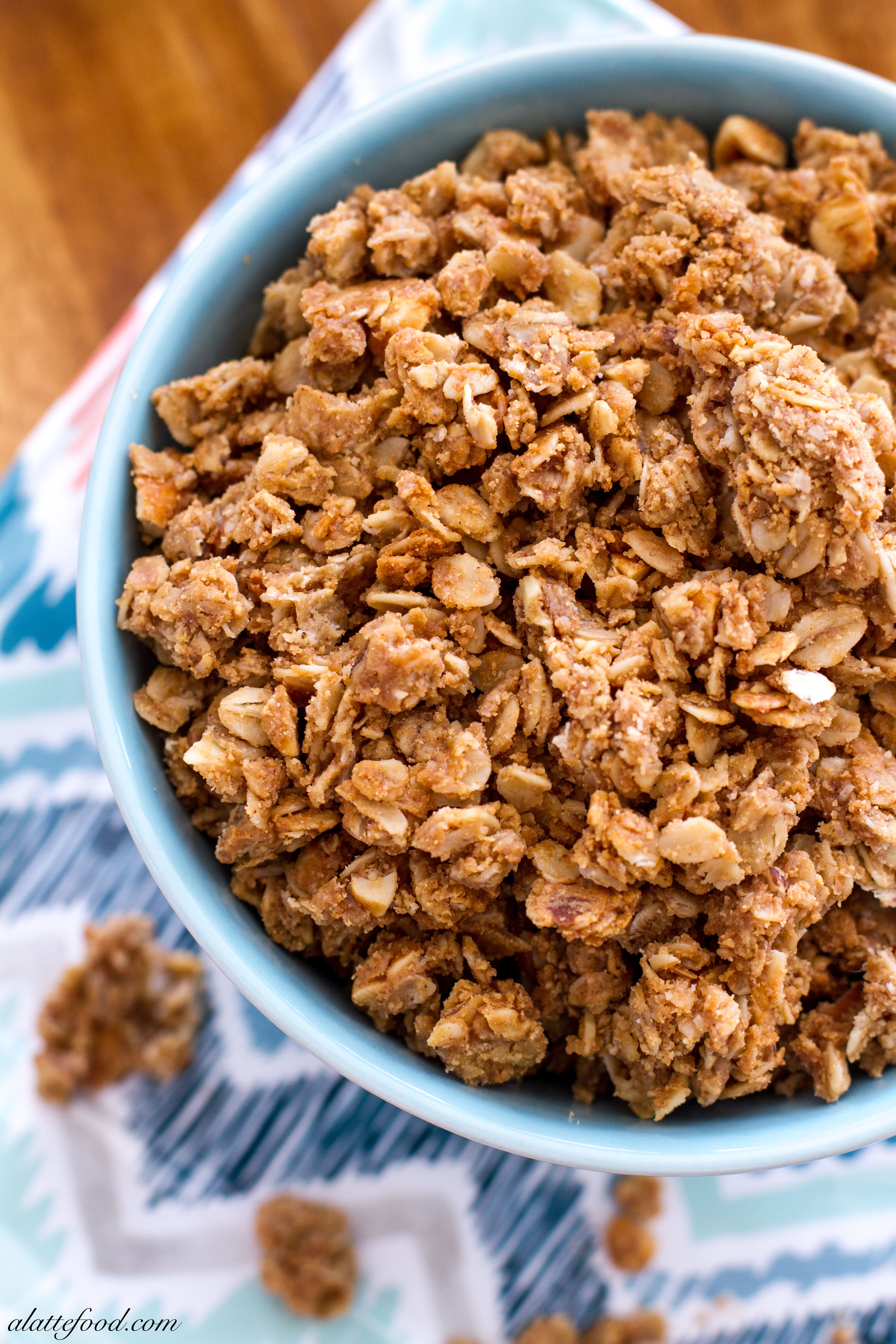 {Easy} Crunchy Peanut Butter Granola - A Latte Food