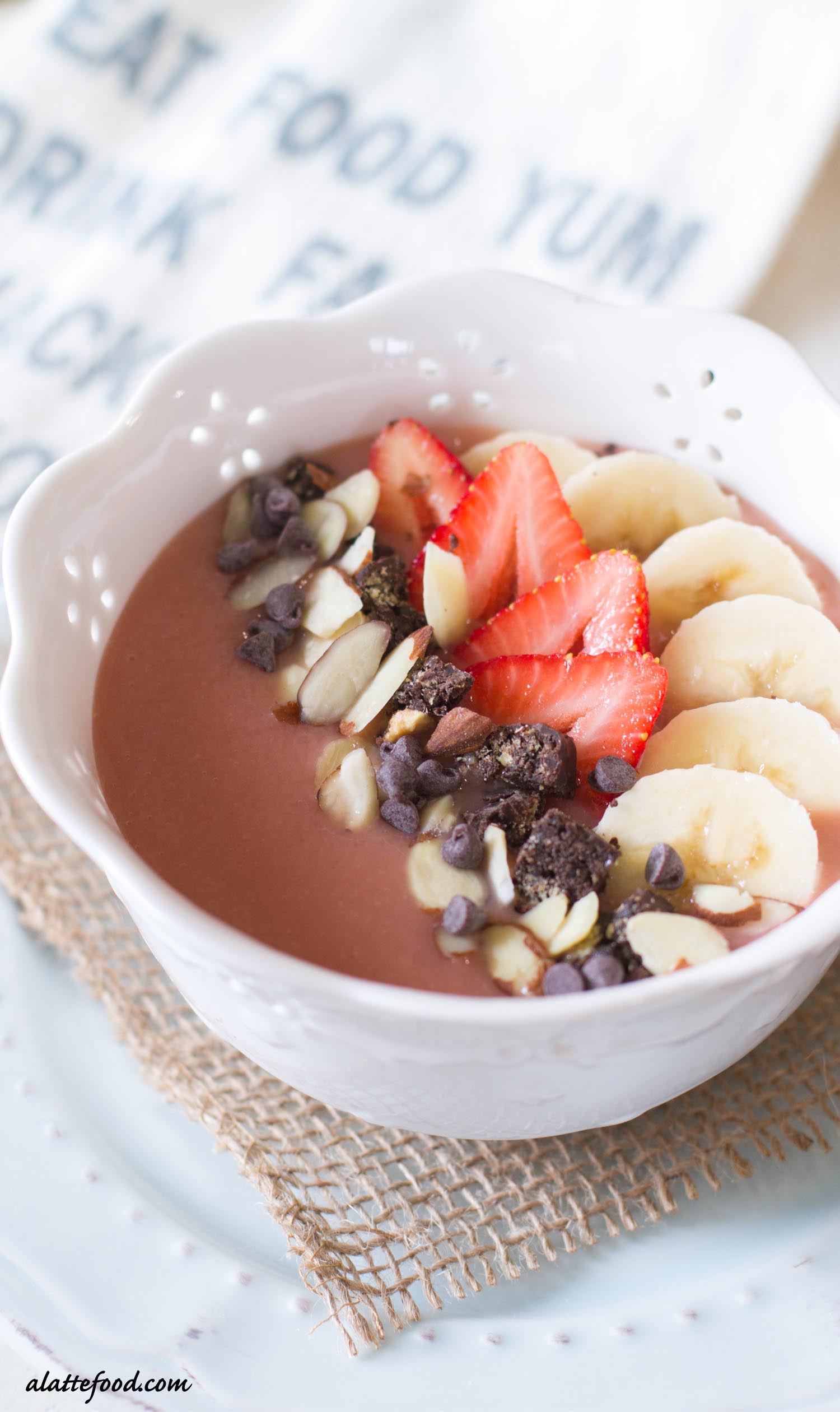 Strawberry banana smoothie bowl deals
