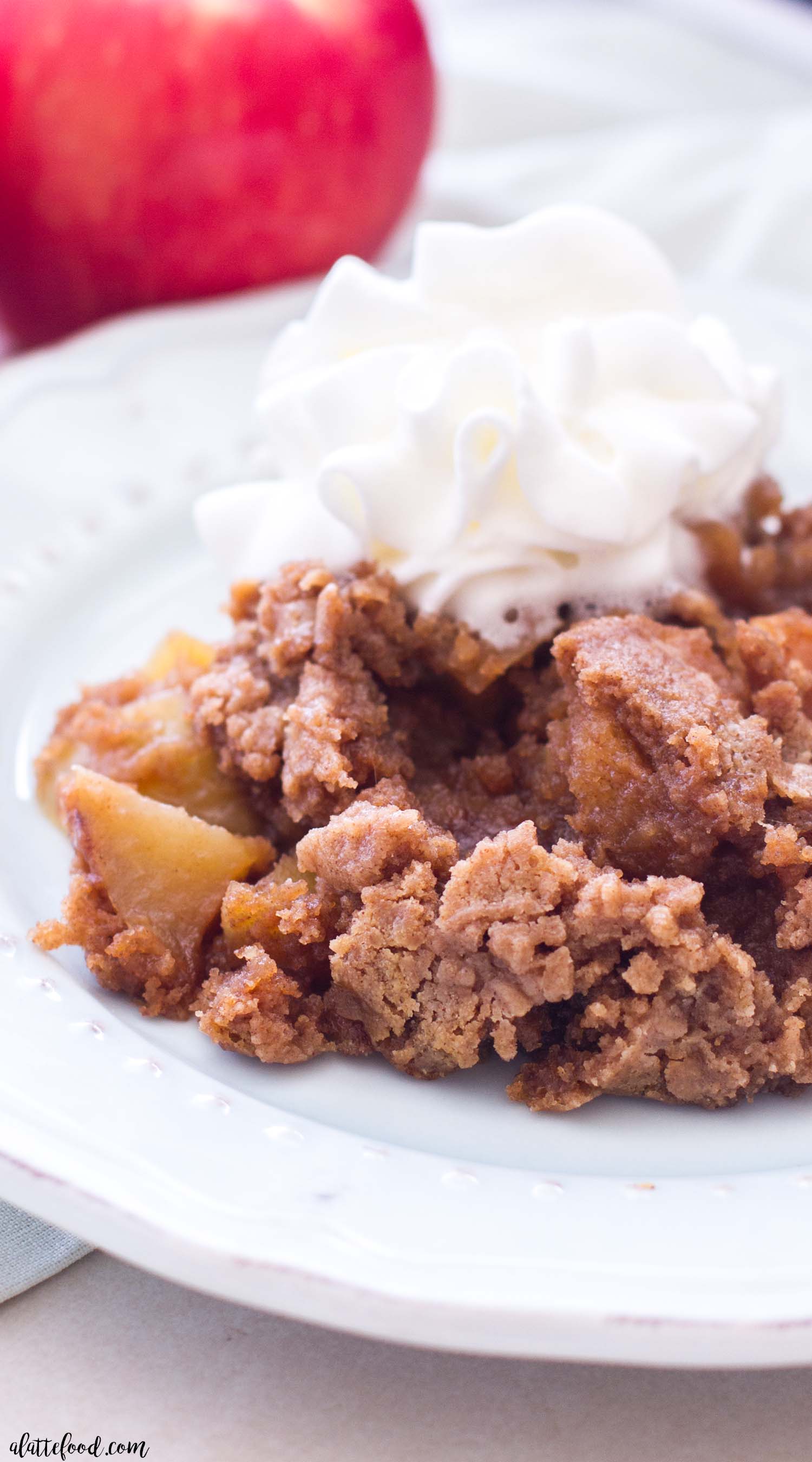 Slow Cooker Apple Dump Cake