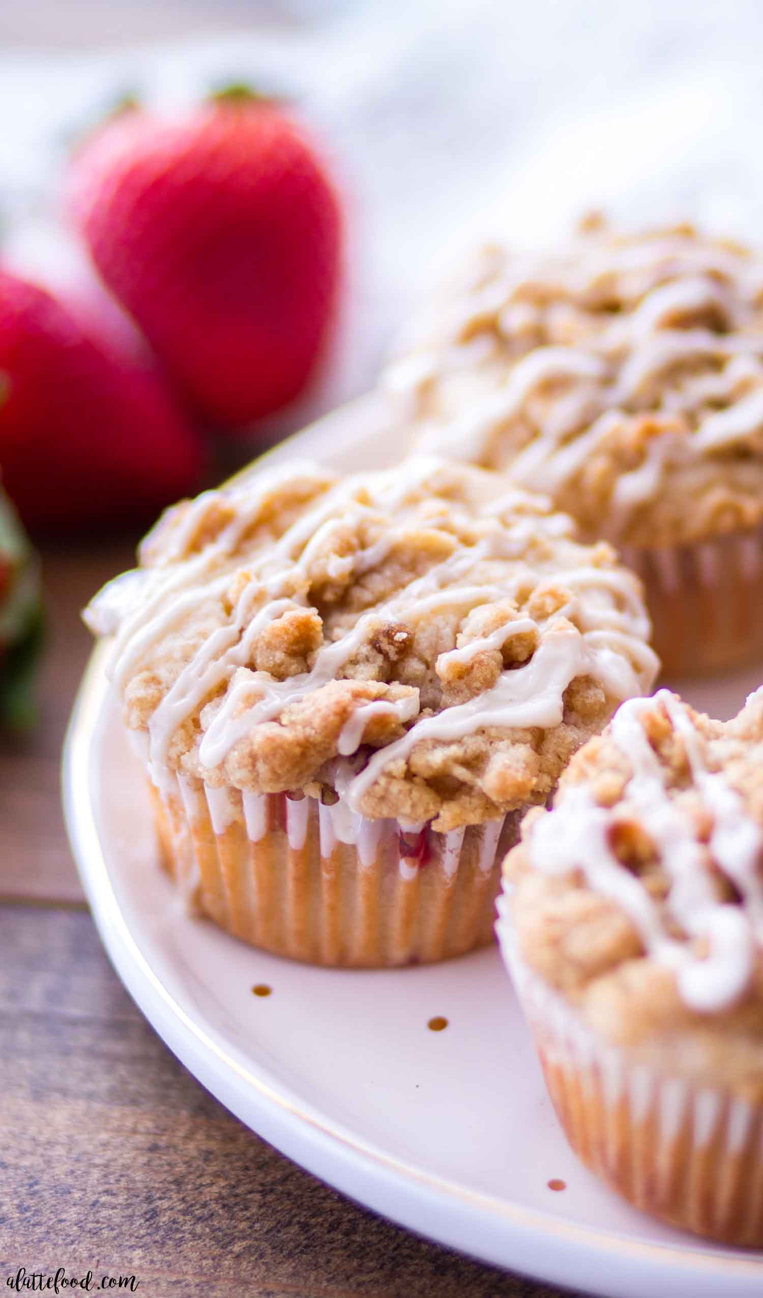 Strawberry Crumb Cake Muffins A Latte Food