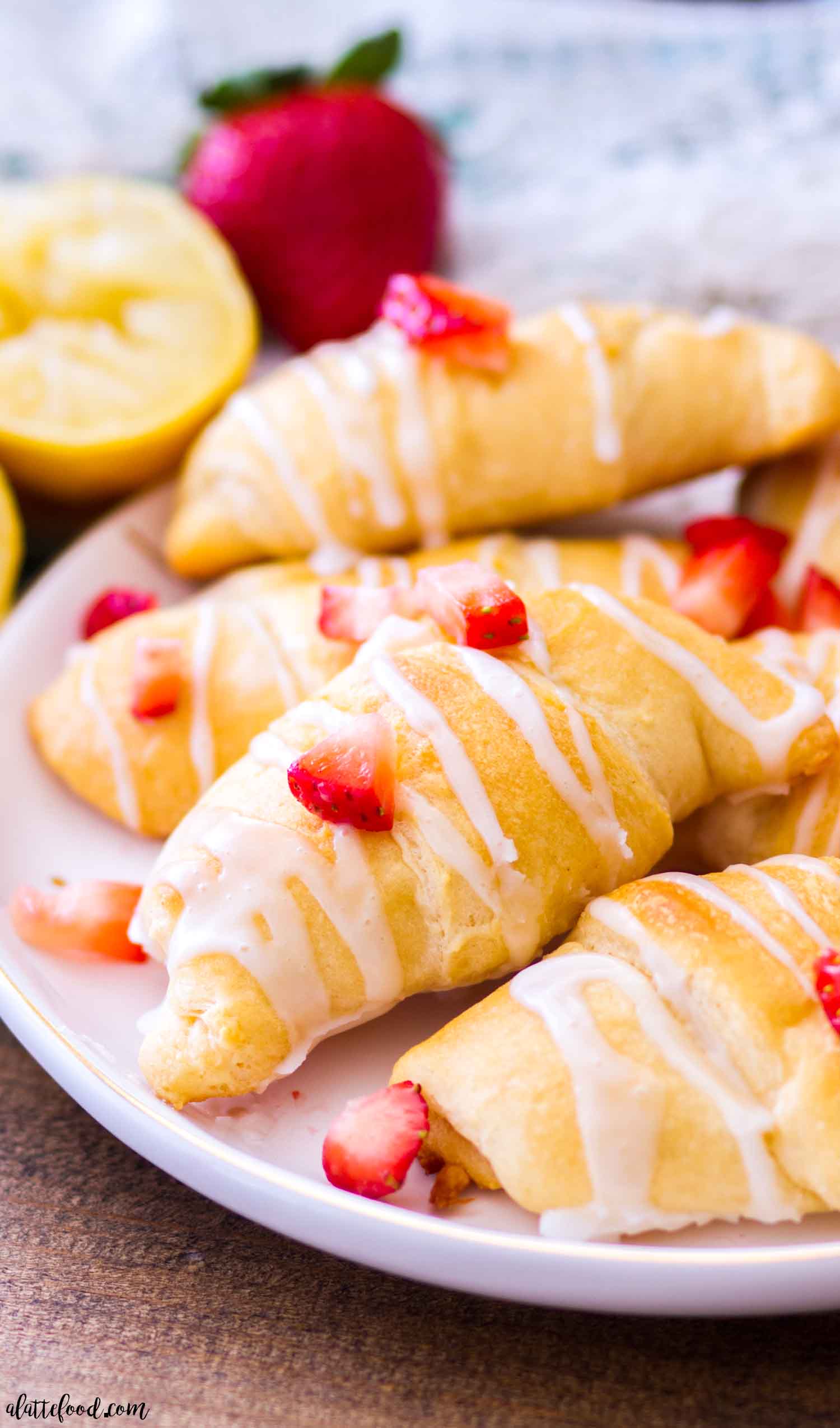 Strawberry Cheesecake Crescent Roll Up Recipe