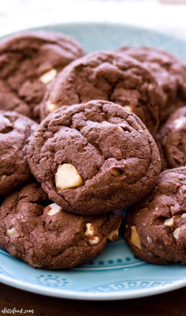 Chocolate White Chocolate Macadamia Nut Cookies A Latte Food