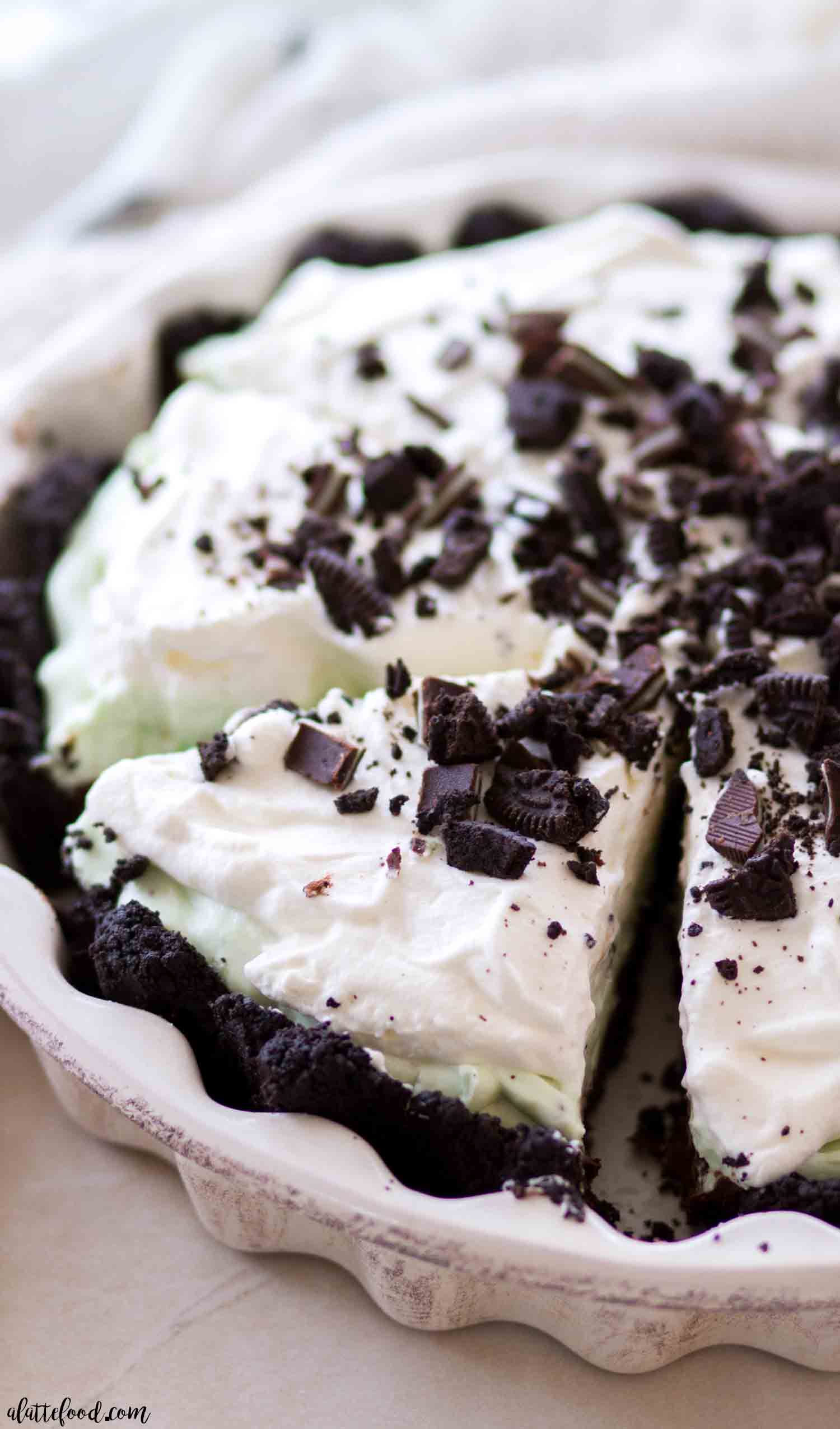 No Bake Oreo Cheesecake Cream Pie With Cool Whip What S In The Pan